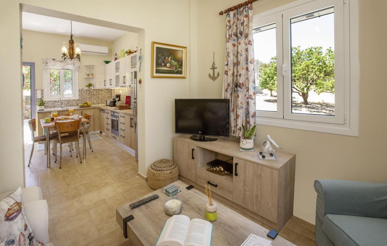 Ruby'S Summer House With Spacious Garden And Free Parking Gavrio Exterior foto