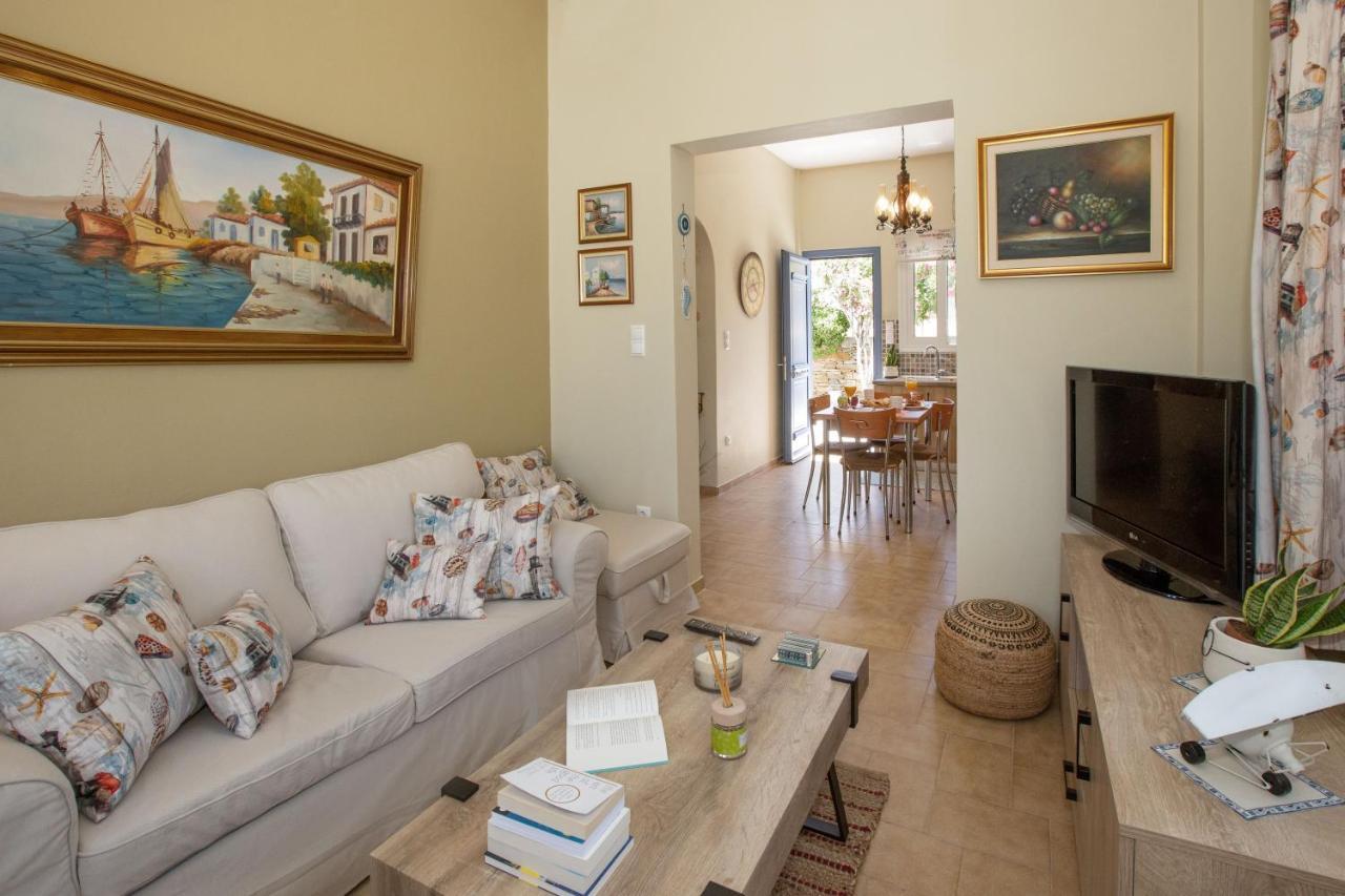 Ruby'S Summer House With Spacious Garden And Free Parking Gavrio Exterior foto