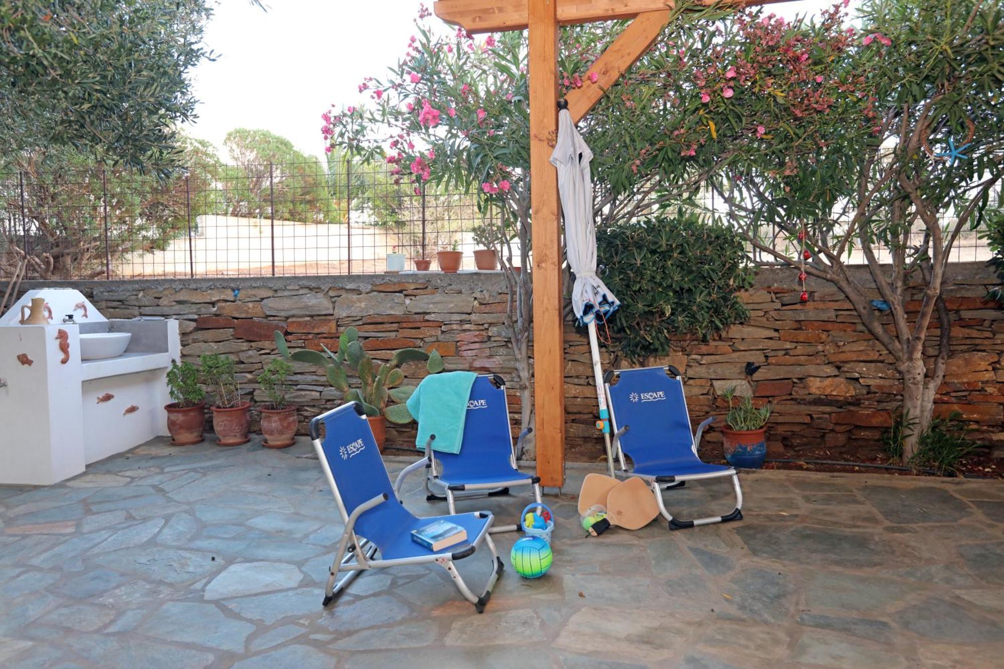 Ruby'S Summer House With Spacious Garden And Free Parking Gavrio Exterior foto
